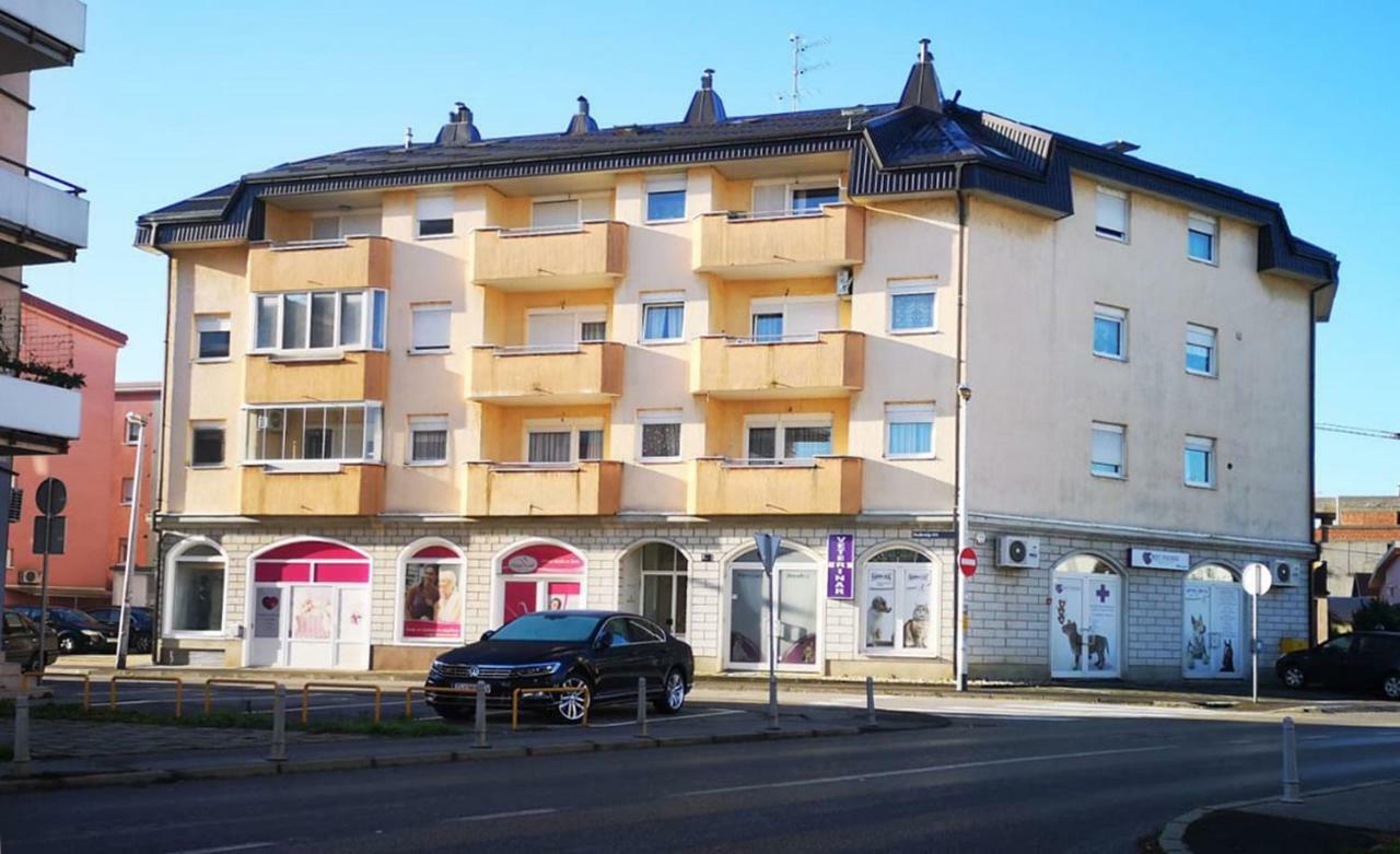 Studio Apartman Comodo Zagreb Bagian luar foto