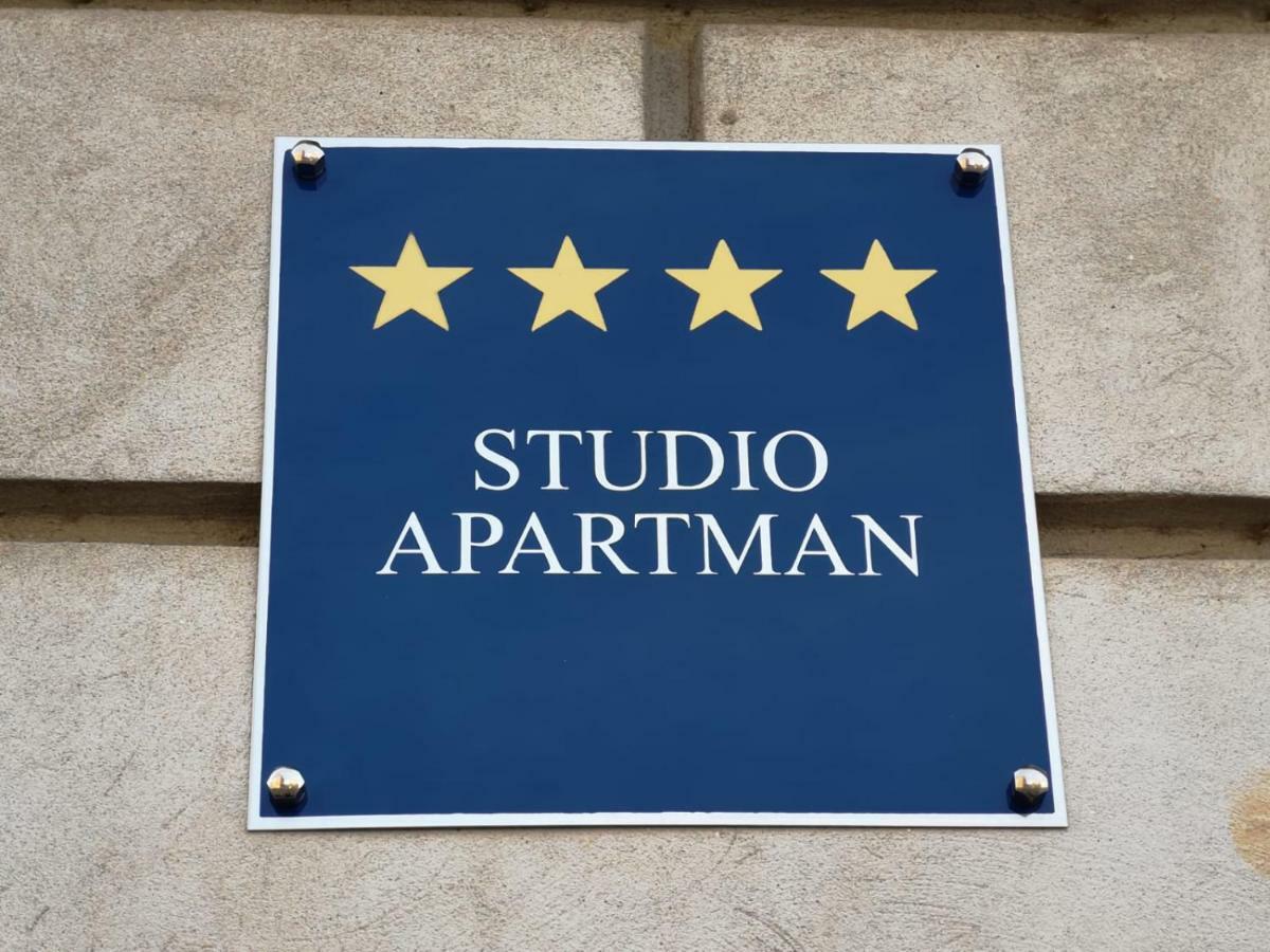 Studio Apartman Comodo Zagreb Bagian luar foto