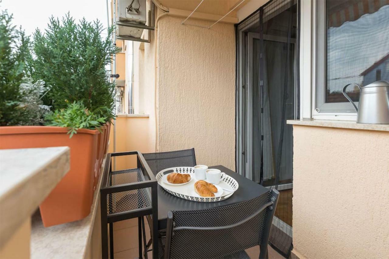 Studio Apartman Comodo Zagreb Bagian luar foto