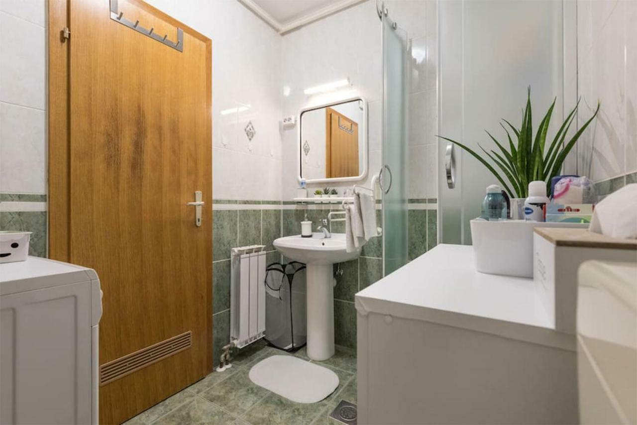 Studio Apartman Comodo Zagreb Bagian luar foto